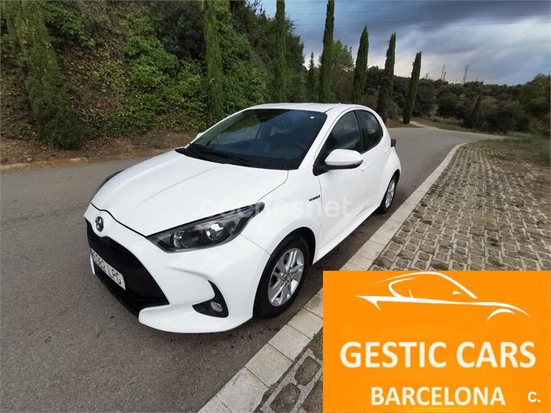 TOYOTA Yaris 1.5 120H Business Plus