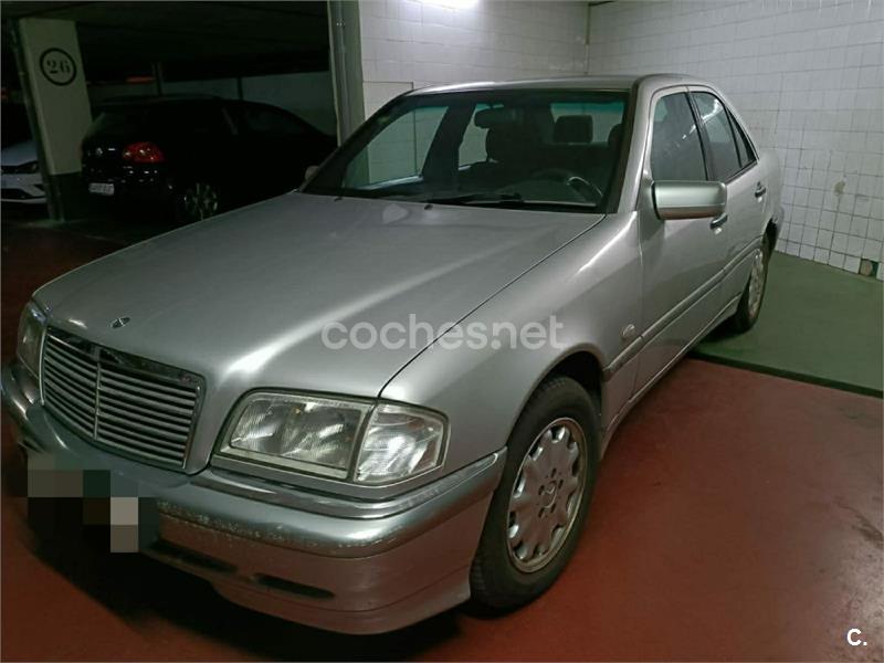 MERCEDES-BENZ Clase C C 180 ELEGANCE 4p.