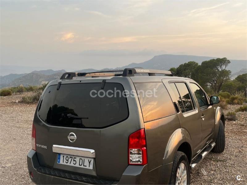 NISSAN Pathfinder 2.5 dCi SE 7 plazas