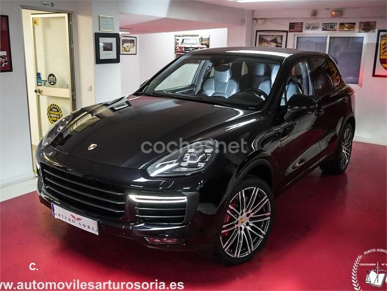 PORSCHE Cayenne Turbo