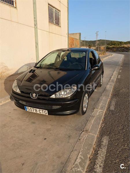 PEUGEOT 206