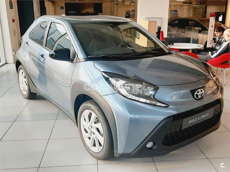 TOYOTA Aygo X Cross 1.0 VVTI 72CV Play 5p.