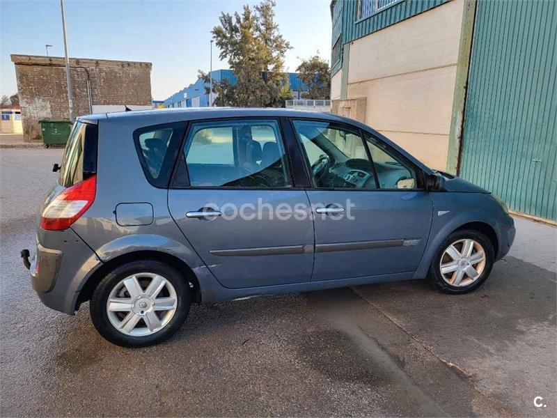 RENAULT Scenic