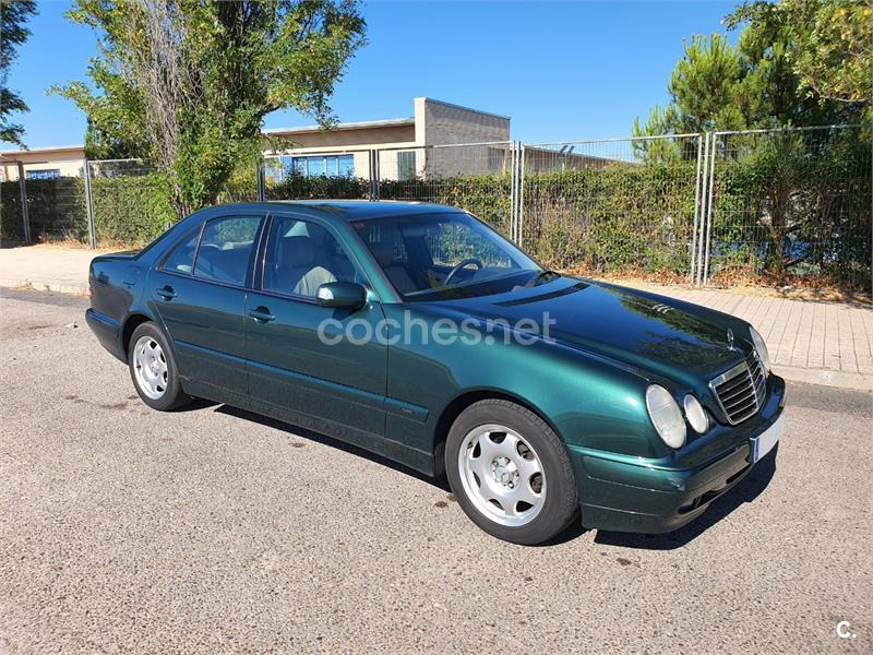 MERCEDES-BENZ Clase E E 220 CDI CLASSIC 4p.