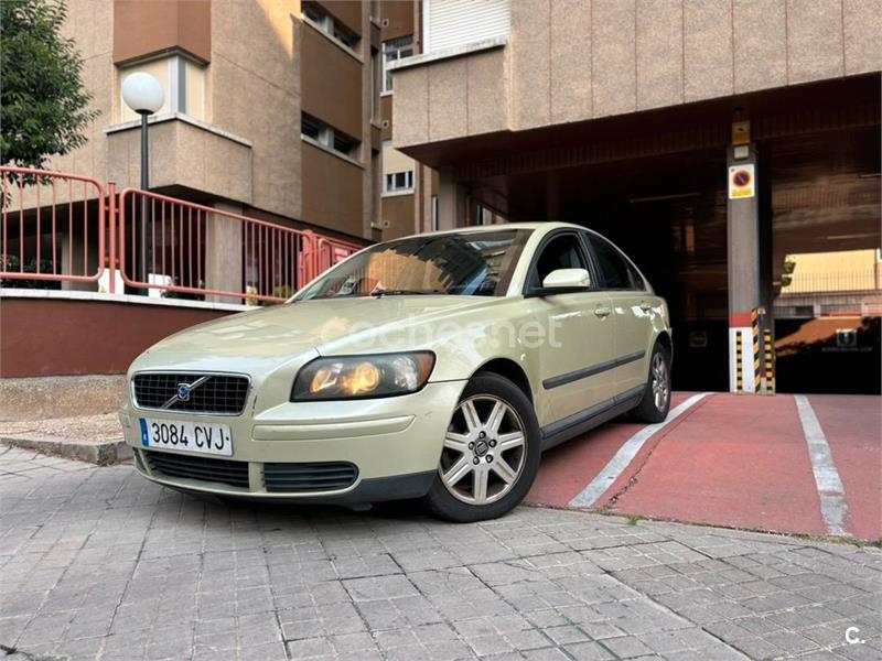 VOLVO S40