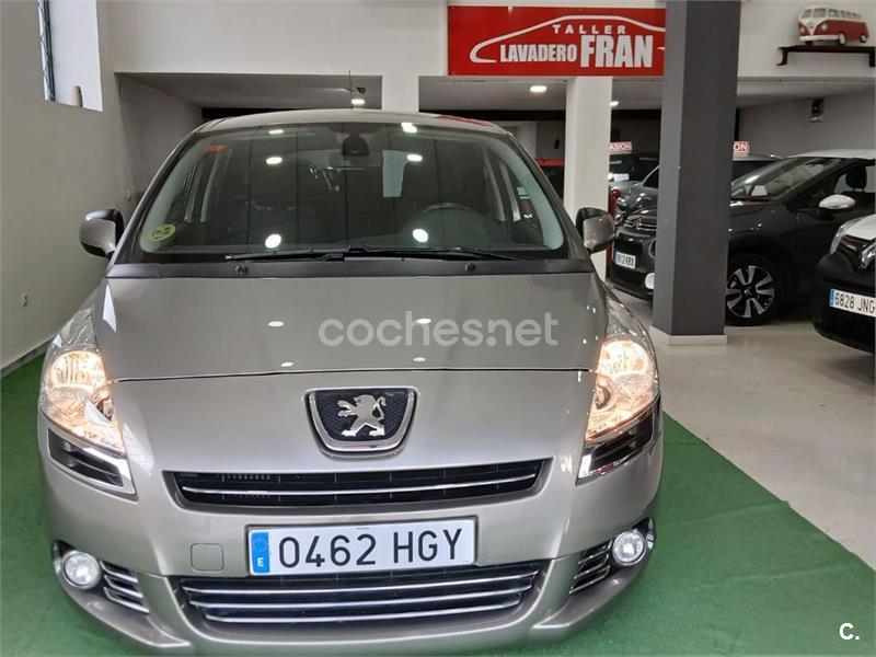 PEUGEOT 5008 Pack Video 1.6 HDI 112 FAP