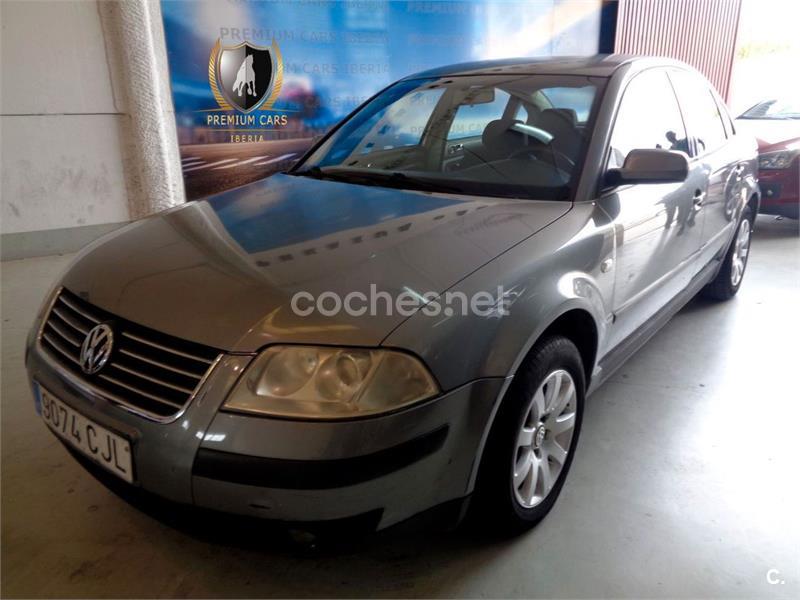 VOLKSWAGEN Passat 1.9 TDi Comfortline 100CV 4p.