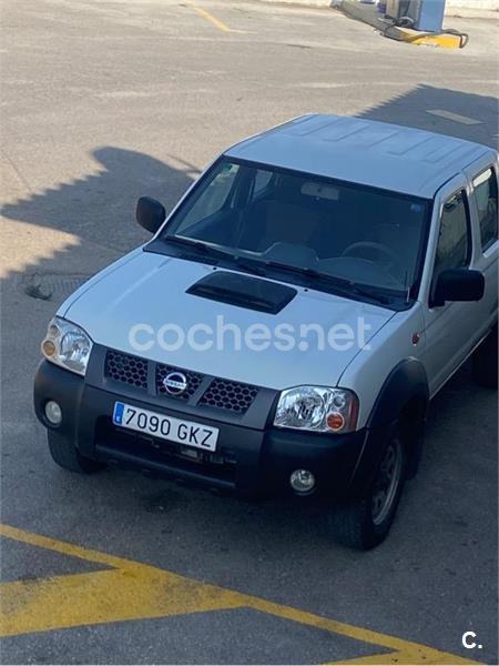 NISSAN NP300 Pick Up