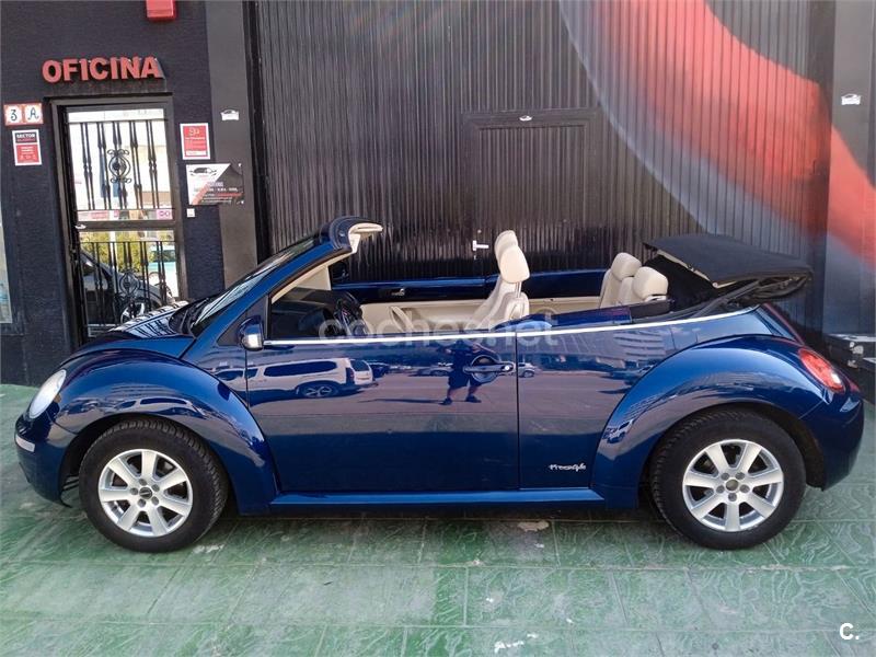 VOLKSWAGEN New Beetle 2.0 Cabriolet