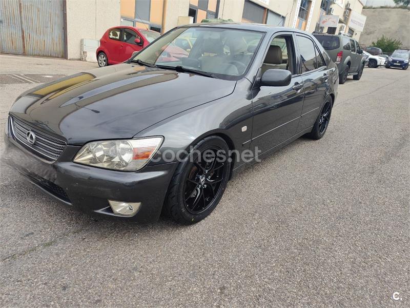 LEXUS IS200 2.0 Auto Luxury techo solar