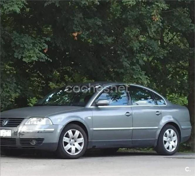 VOLKSWAGEN Passat 1.9 TDi Advance