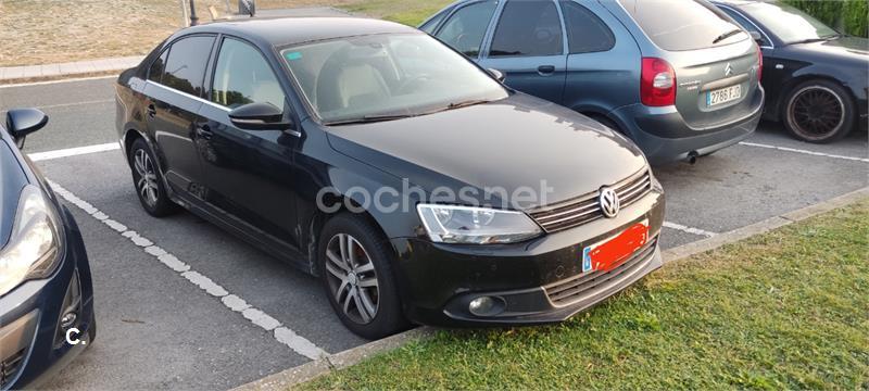 VOLKSWAGEN Jetta 1.6 TDI 105cv Sport 4p.