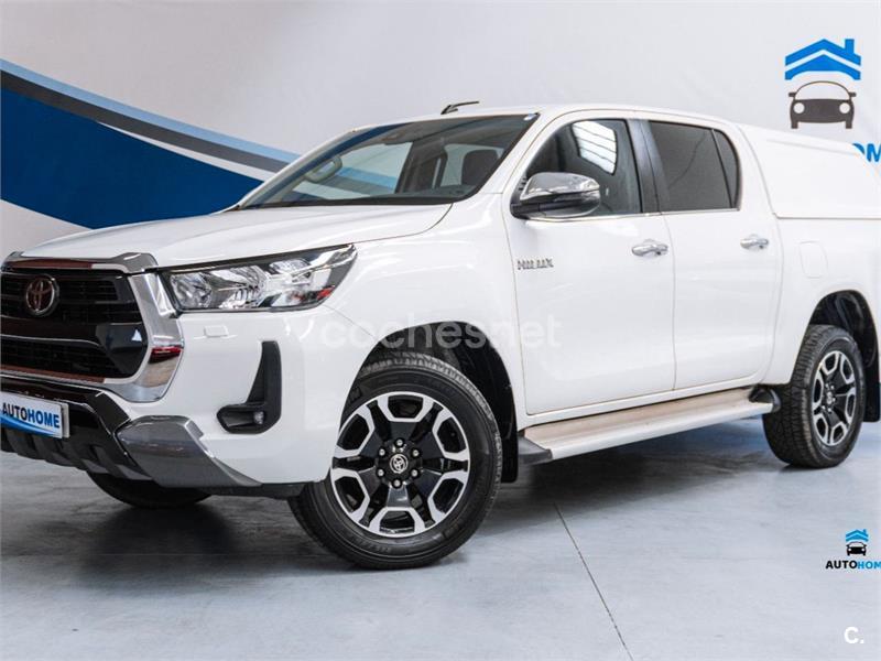 TOYOTA Hilux 2.8 D4D C. Doble Invincible AT