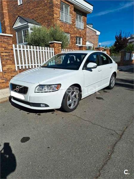 VOLVO S40