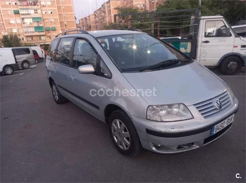 VOLKSWAGEN Sharan