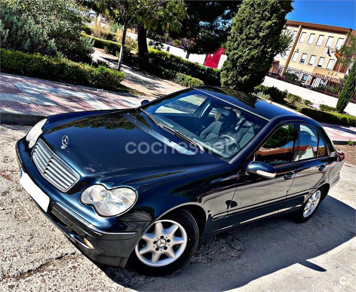 MERCEDES-BENZ Clase C C 200 CDI ELEGANCE 4p.