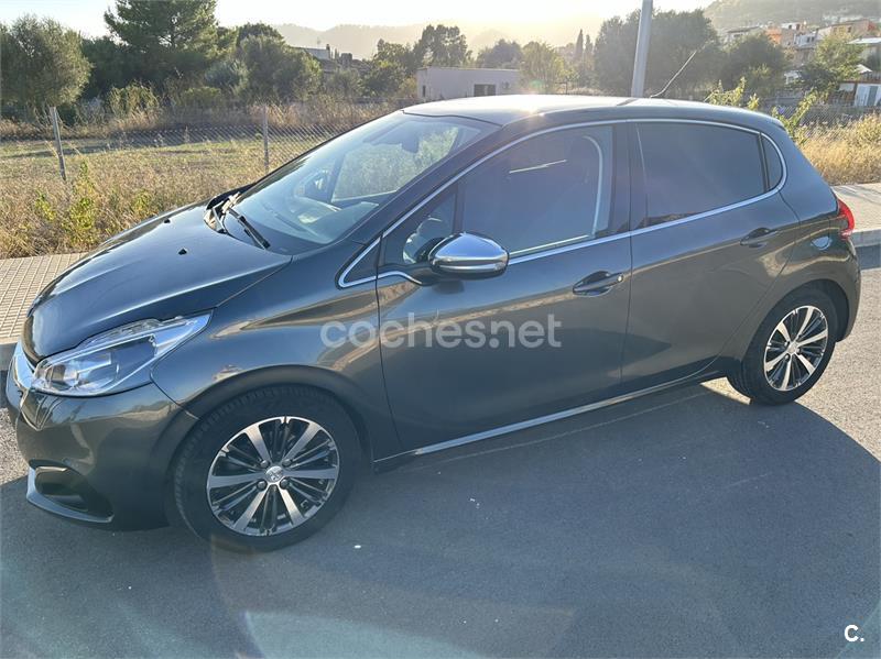 PEUGEOT 208 Roland Garros 1.6 BlueHDi