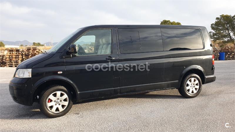 VOLKSWAGEN Caravelle Largo 2.5 TDI 130cv Trendline 4p.