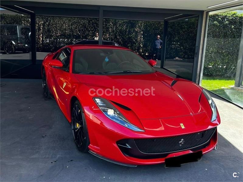 FERRARI 812 Superfast