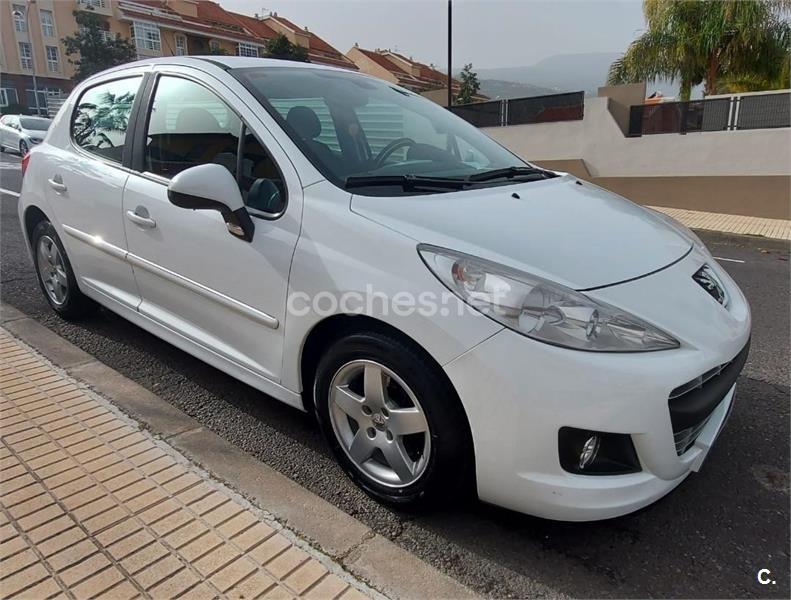 PEUGEOT 207