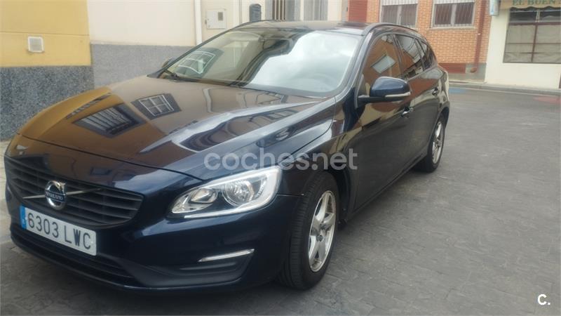 VOLVO V60 2.0 D3 Momentum