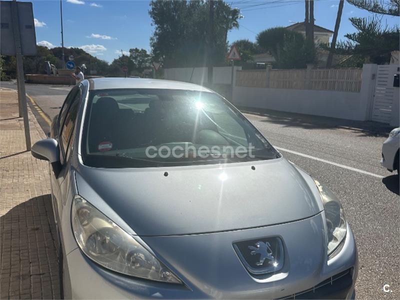 PEUGEOT 207 Confort 1.4 75 5p.