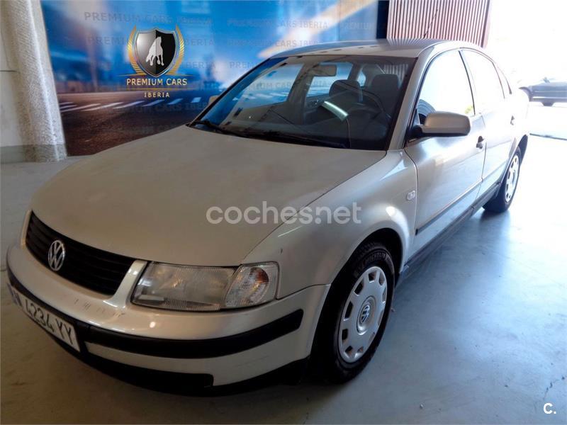 VOLKSWAGEN Passat 1.9 TDI COMFORTLINE