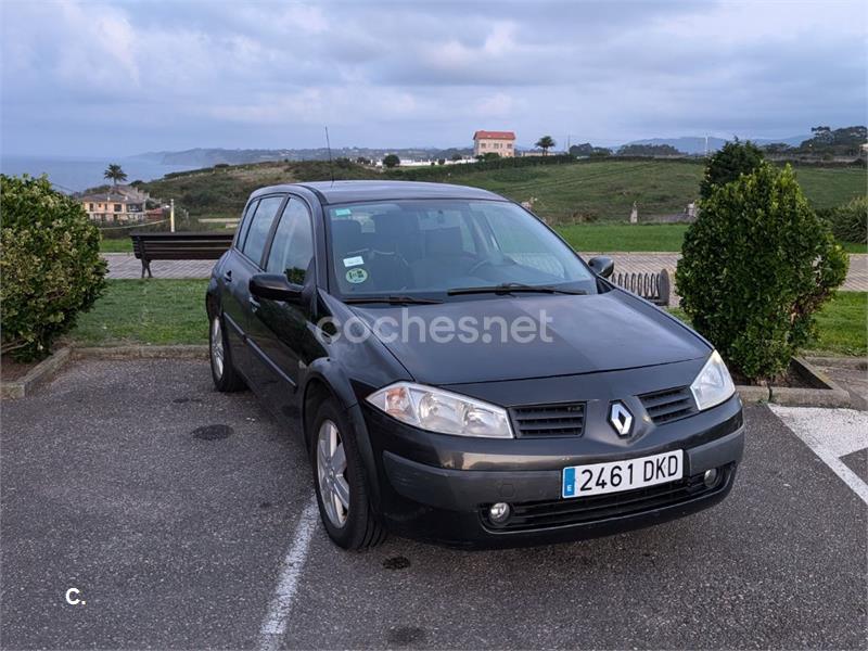 RENAULT Mégane CONFORT AUTHENTIQUE 1.4 16v 5p.