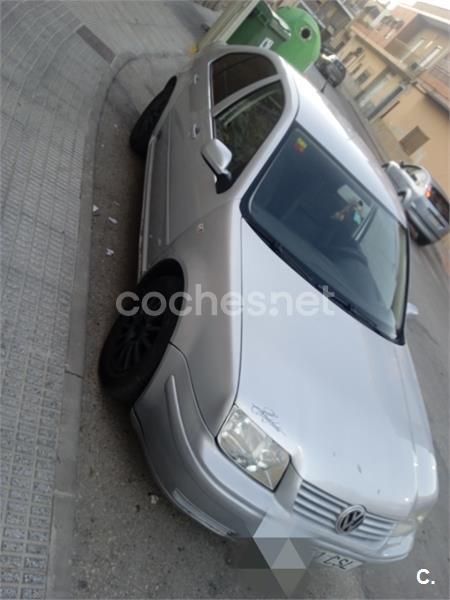 VOLKSWAGEN Bora 1.9 TDi Highline 130CV 4p.