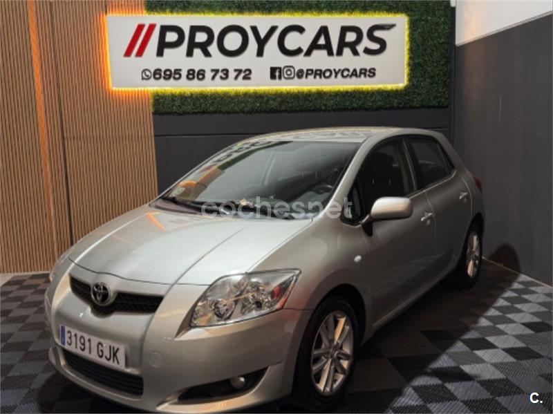 TOYOTA Auris 2.0 D4D Active