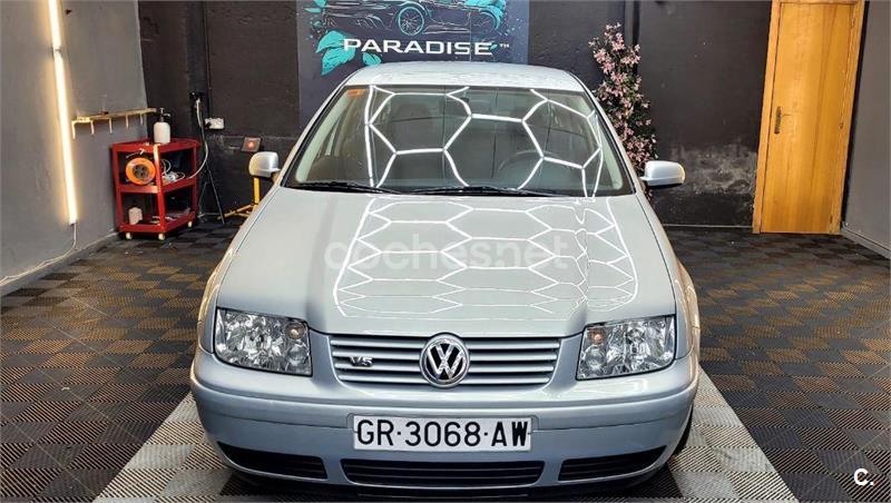 VOLKSWAGEN Bora