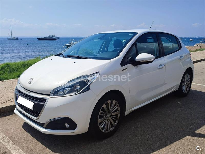 PEUGEOT 208 Signature 1.2L PureTech