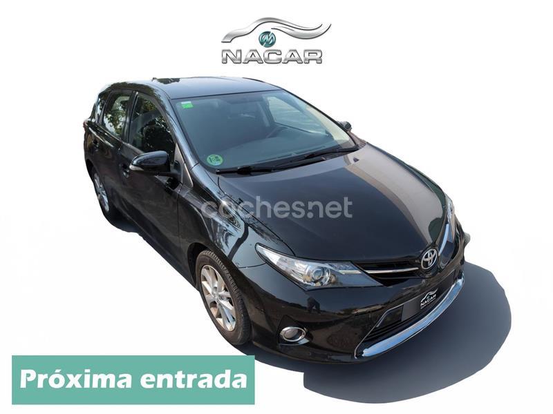 TOYOTA Auris 130 Live