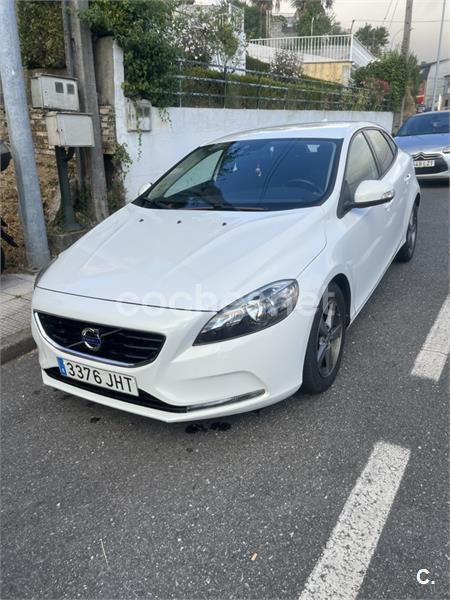 VOLVO V40 1.6 D2 RDesign Kinetic