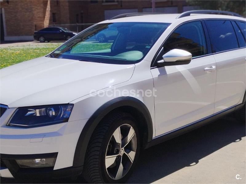 SKODA Scout 2.0 TDI CR DSG 4x4 Scout