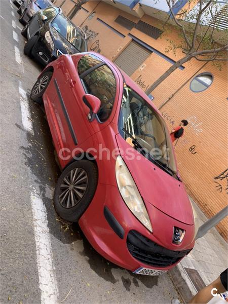 PEUGEOT 207 Confort 1.4 75