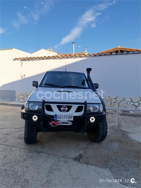 NISSAN Terrano 2.7 TDi Sport