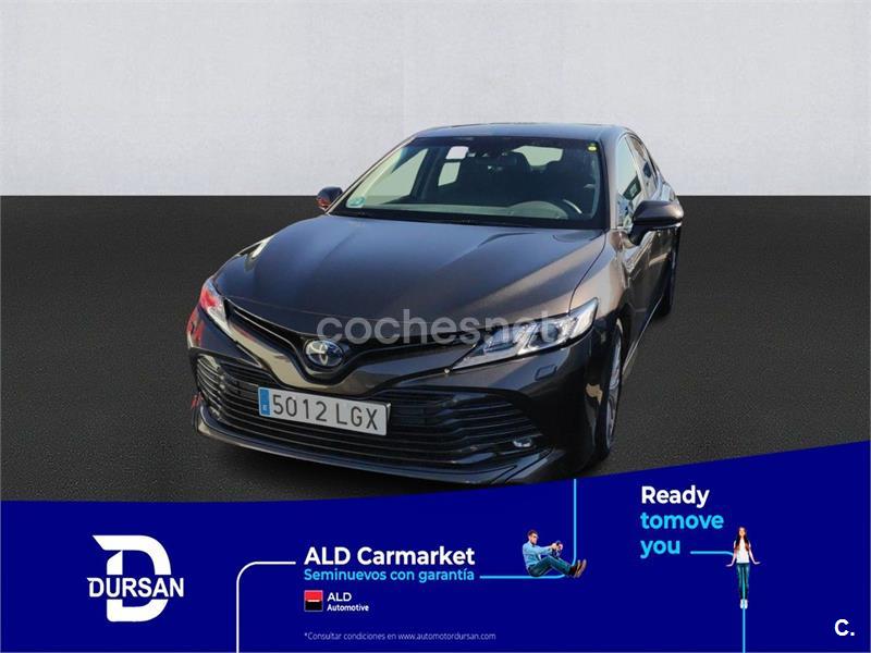 TOYOTA Camry 2.5 220H Advance 4p.