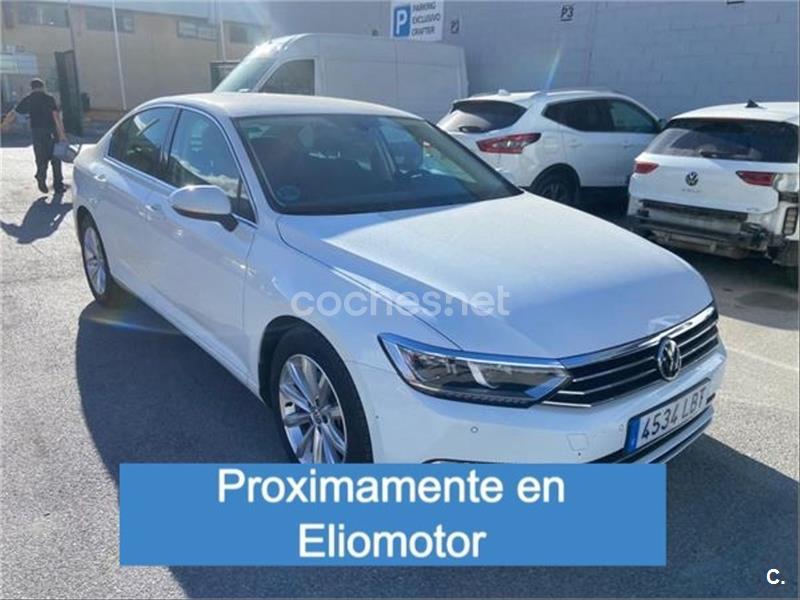 VOLKSWAGEN Passat Advance 2.0 TDI 110kW 150CV 4p.