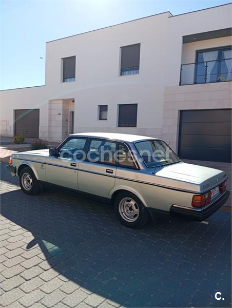 VOLVO 240 244 2.3 GL