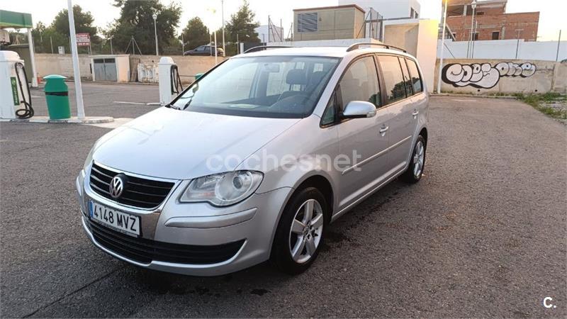 VOLKSWAGEN Touran 1.6 Edition