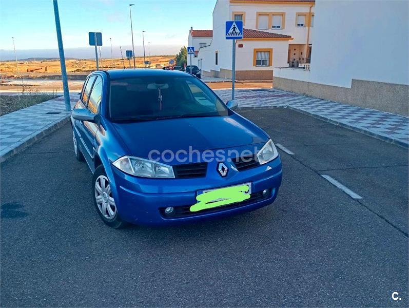 RENAULT Megane