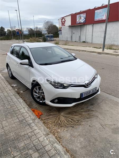 TOYOTA Auris 1.4 90D ACTIVE