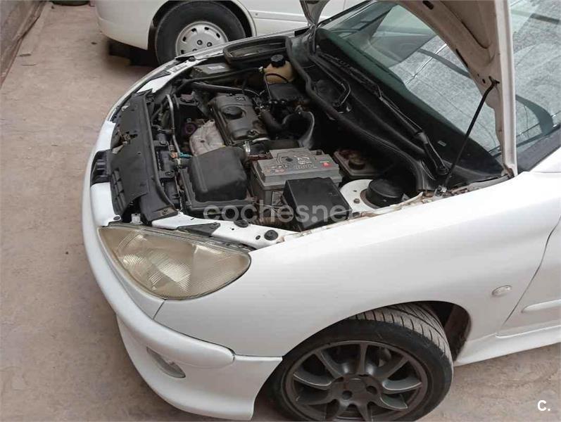 PEUGEOT 206