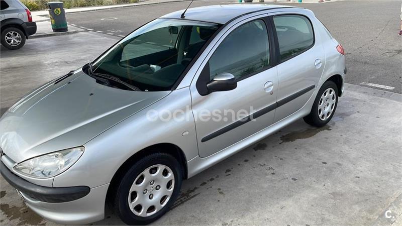 PEUGEOT 206