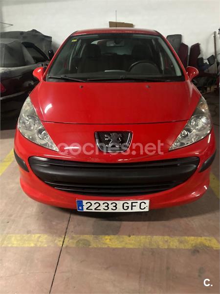 PEUGEOT 207 Confort 1.4 75