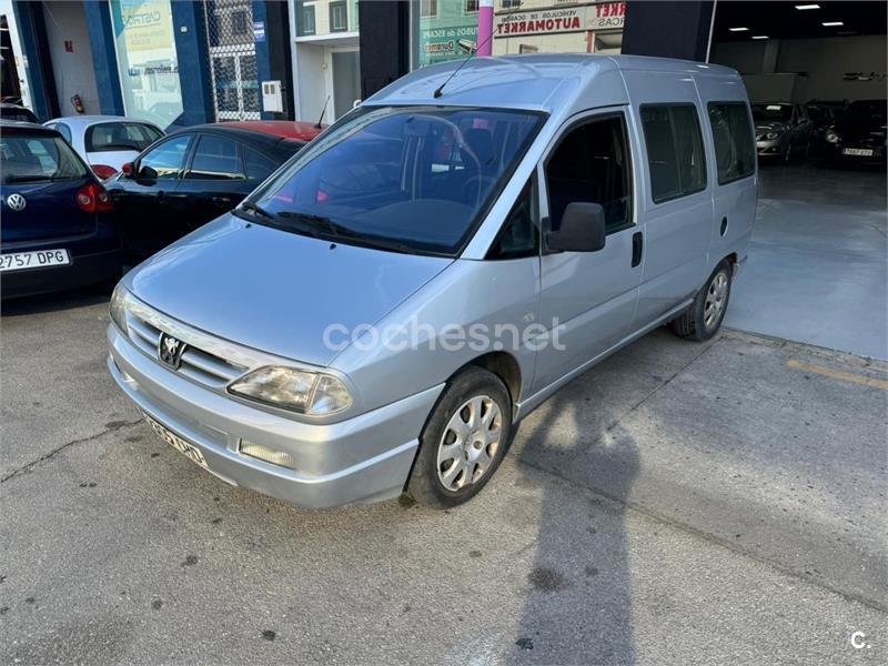 PEUGEOT Expert Combi 8 220C Confort 2.0 HDi 110CV