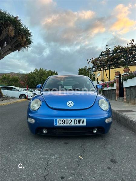 VOLKSWAGEN New Beetle