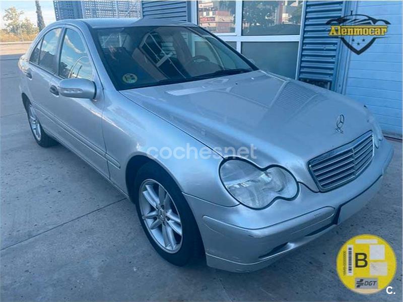 MERCEDES-BENZ Clase C C 180 K CLASSIC 4p.