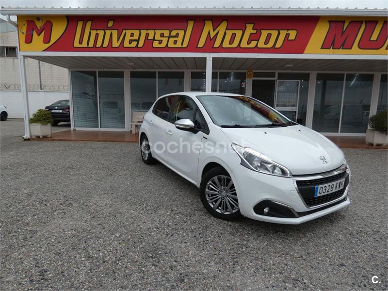 PEUGEOT 208 Signature BlueHDi